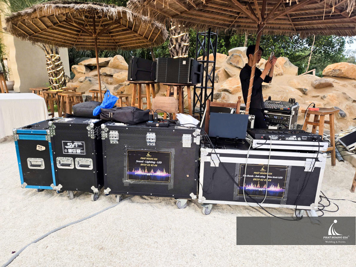 Thiết bị chính hãng từ các thương hiệu âm thanh hàng đầu, đảm bảo chất lượng trình diễn đỉnh cao