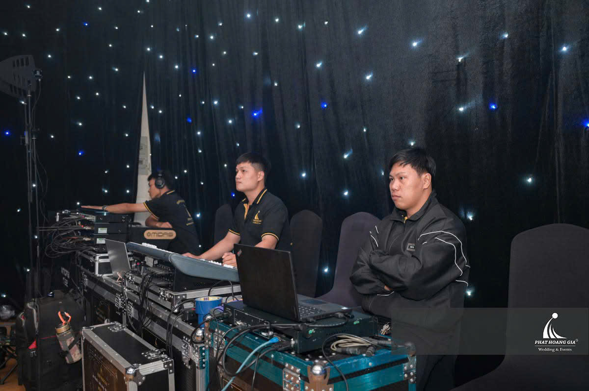 Đội ngũ Sound Man chuyên nghiệp – Người bảo chứng cho sự hoàn hảo của từng tiếng micro 