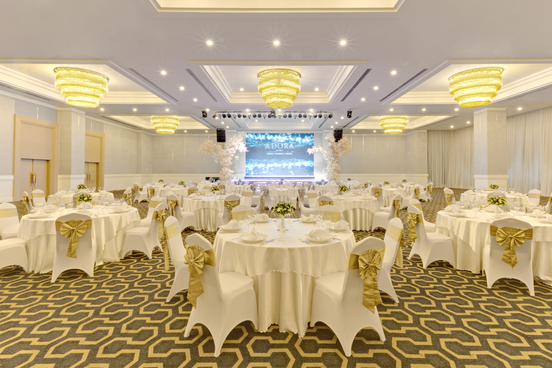 Gói âm thanh nhỏ gọn, tinh tế, đảm bảo sự trang trọng cho các buổi tiệc thân mật dưới 150 khách