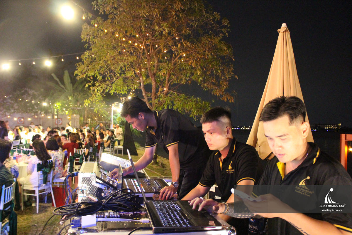 Đặt dịch vụ sớm giúp chúng tôi có thời gian chuẩn bị tốt nhất những thiết bị mới và nhân sự giỏi nhất cho bạn