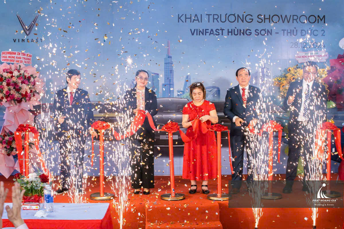 Các thiết bị SFX biến không gian sân khấu thành một tác phẩm nghệ thuật sống động