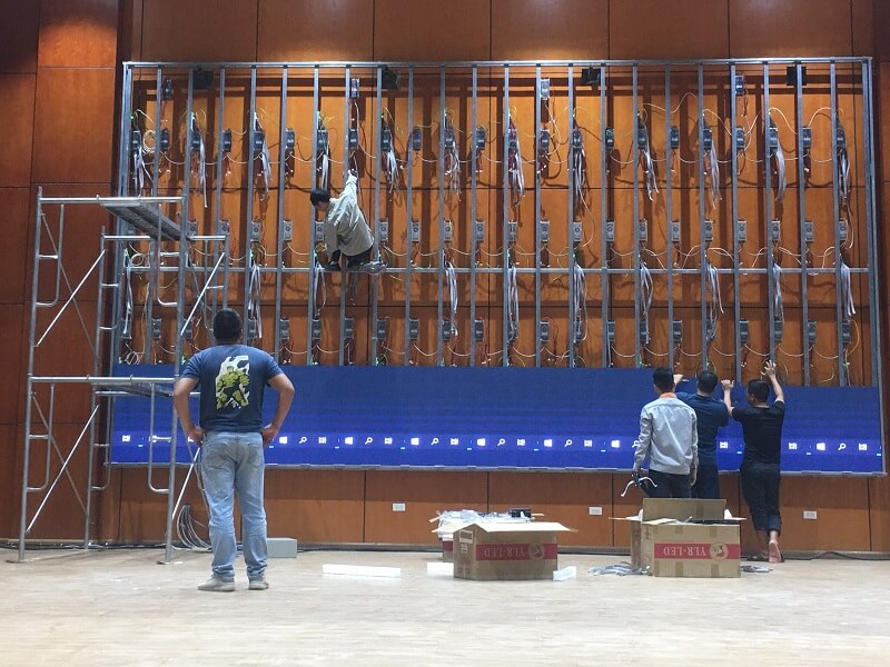 Căn chỉnh bề mặt module đạt độ phẳng tuyệt đối, không lộ vết ghép