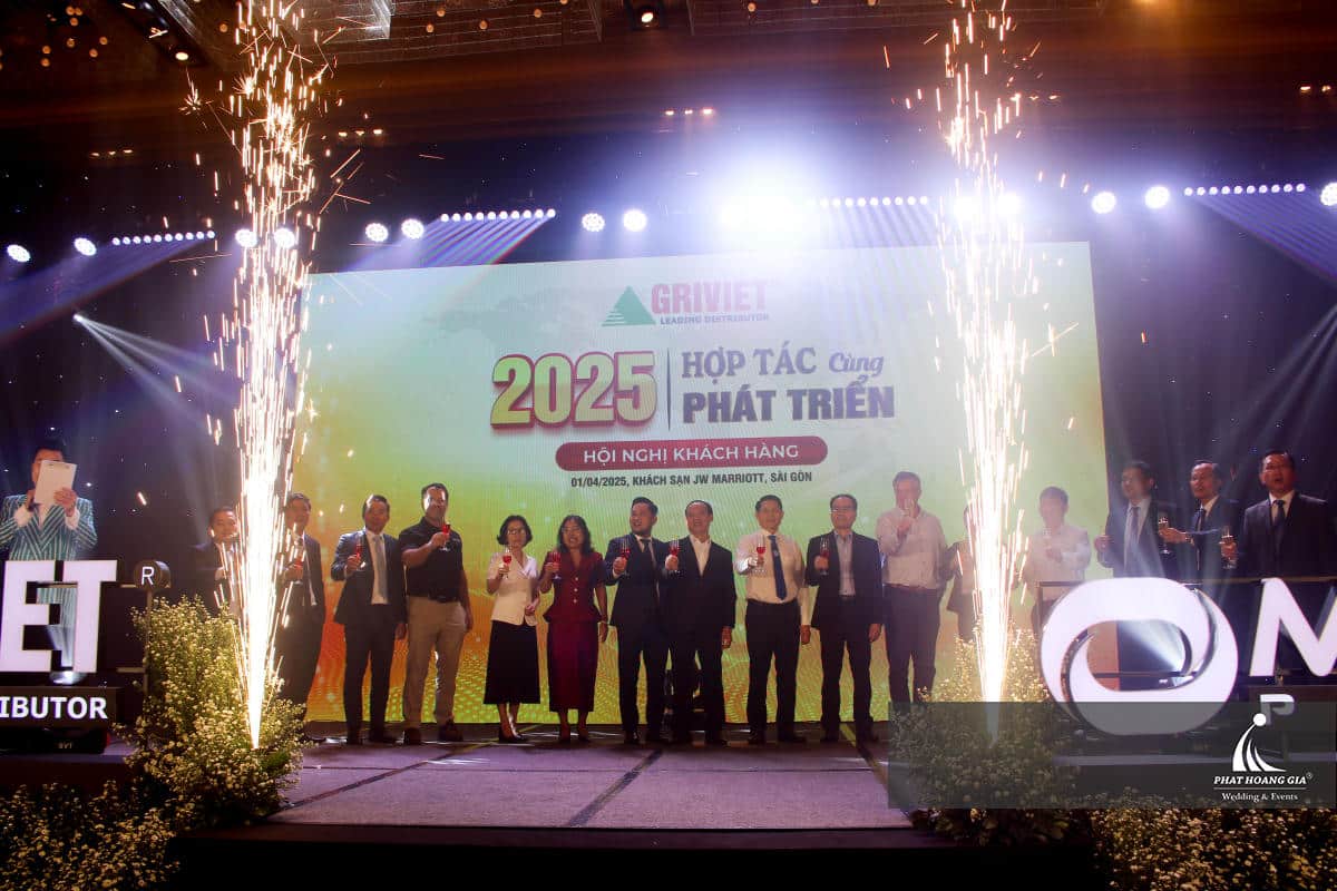 pháo điện sân khấu