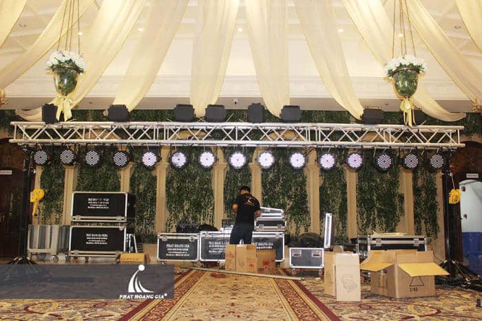 âm thanh ánh sáng tiệc cưới