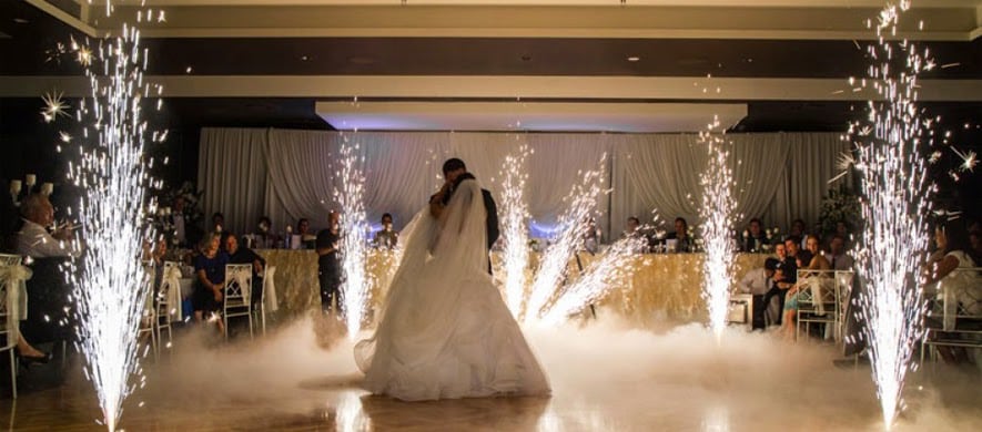 pháo điện đám cưới