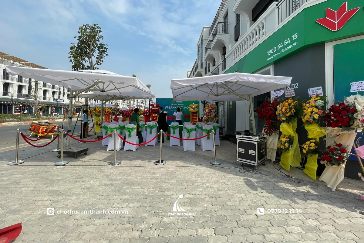 Cho Thuê Nhà Bạt Không Gian Và Nhà Lều Sự Kiện Uy Tín 12 Nhà bạt mái chữ A được bố trí cho lễ khởi công với không gian rộng, sức chứa lớn và khu vực sân khấu trung tâm