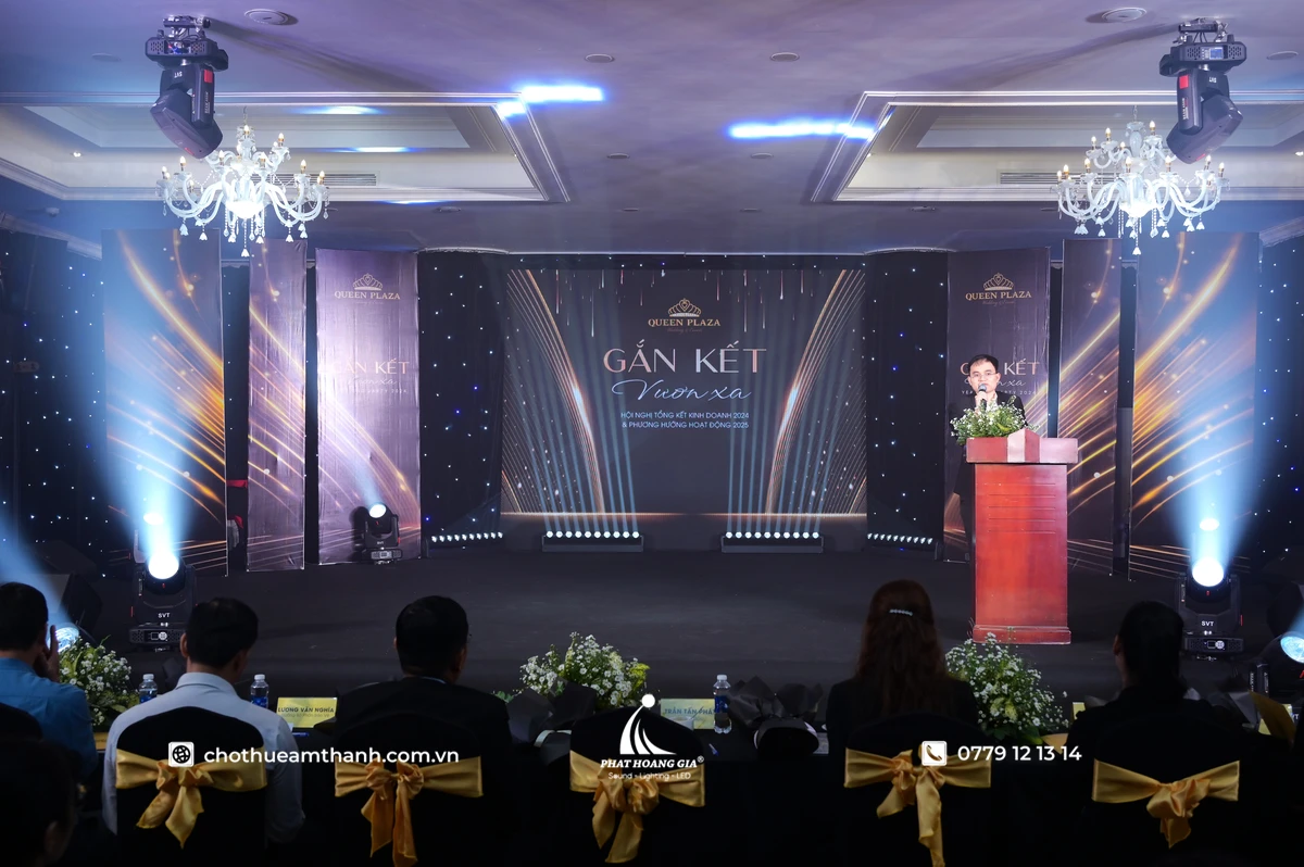 Đại diện doanh nghiệp phát biểu trong nội dung chương trình Year End Party