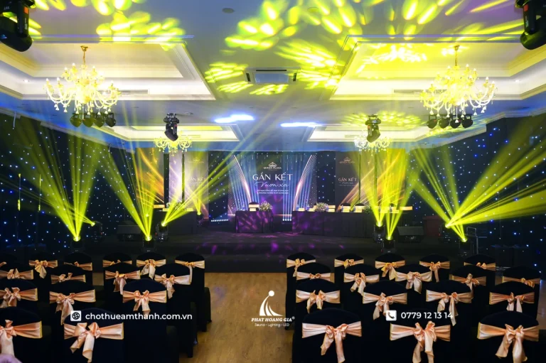 Những yếu tố ảnh hưởng đến hệ thống âm thanh ánh sáng trong Year End Party
