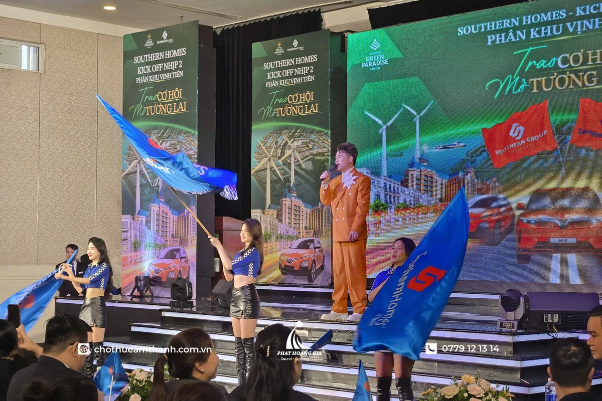 Các hạng mục kỹ thuật thường có trong dịch vụ tổ chức sự kiện 4 Hệ thống âm thanh phục vụ phần MC dẫn chương trình trên sân khấu sự kiện