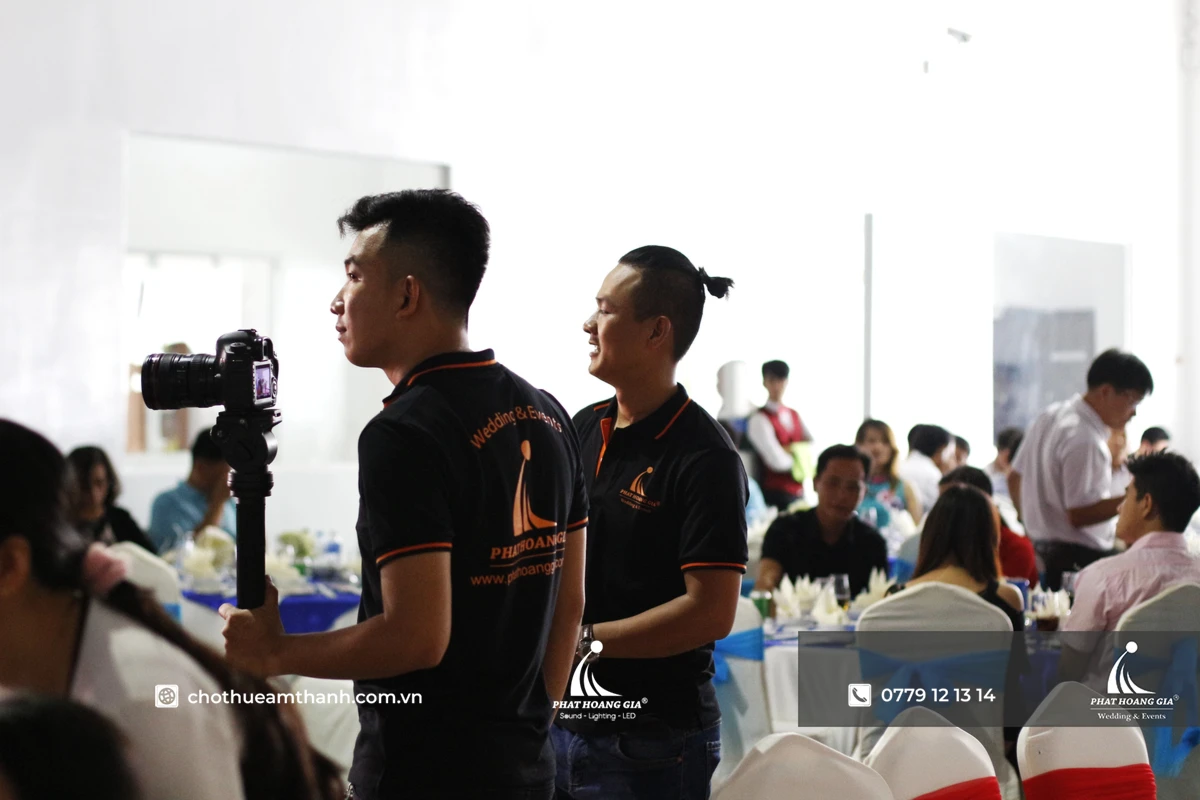 Vai trò của thiết bị kỹ thuật trong lễ khánh thành trọn gói 6 Đội ngũ Phát Hoàng Gia quay phim ghi hình truyền thông sự kiện lễ khánh thành