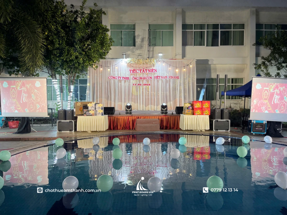 Cận cảnh hoàn thiện setup âm thanh ánh sáng tại tiệc ngoài trời 