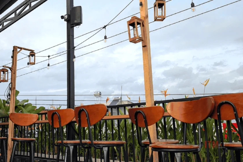 Âm Thanh Quán Cafe: Giải Pháp Cho Không Gian Cafe Sân Vườn