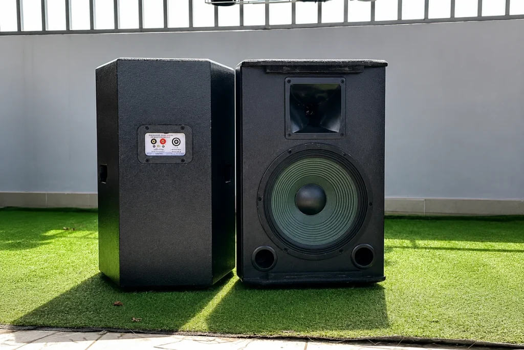 Loa thùng sân khấu bass lớn dùng cho hệ thống âm thanh hội trường và sự kiện ngoài trời