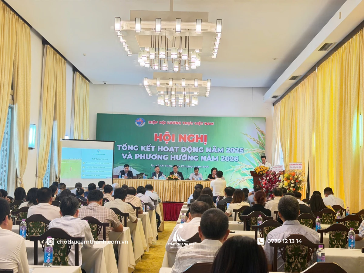 Micro Cổ Ngỗng Bosch Chính Hãng Cho Phòng Họp Hội Nghị 13 Các đại biểu sử dụng Micro Cổ Ngỗng Bosch phát biểu tại hội nghị tổng kết hoạt động